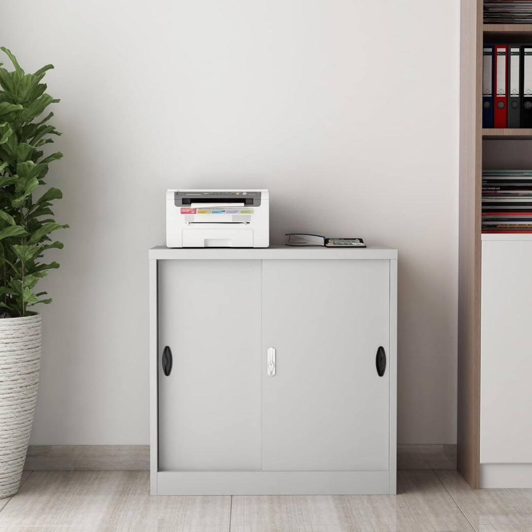 Armoire avec gris clair structure en acier